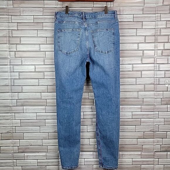 Forever 21 destructed floral jeans Size 31 - Picture 8 of 14